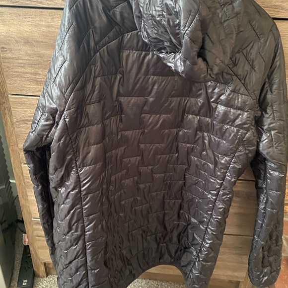Women’s Patagonia Jacket - Picture 6 of 13